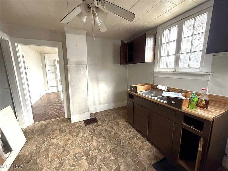 316 Ewing Avenue, Lima, OH 45801 Photo 2