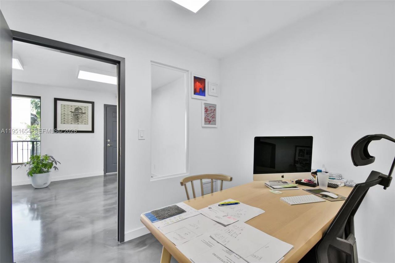 2990 Griffin Rd, Dania Beach, FL 33312 Photo