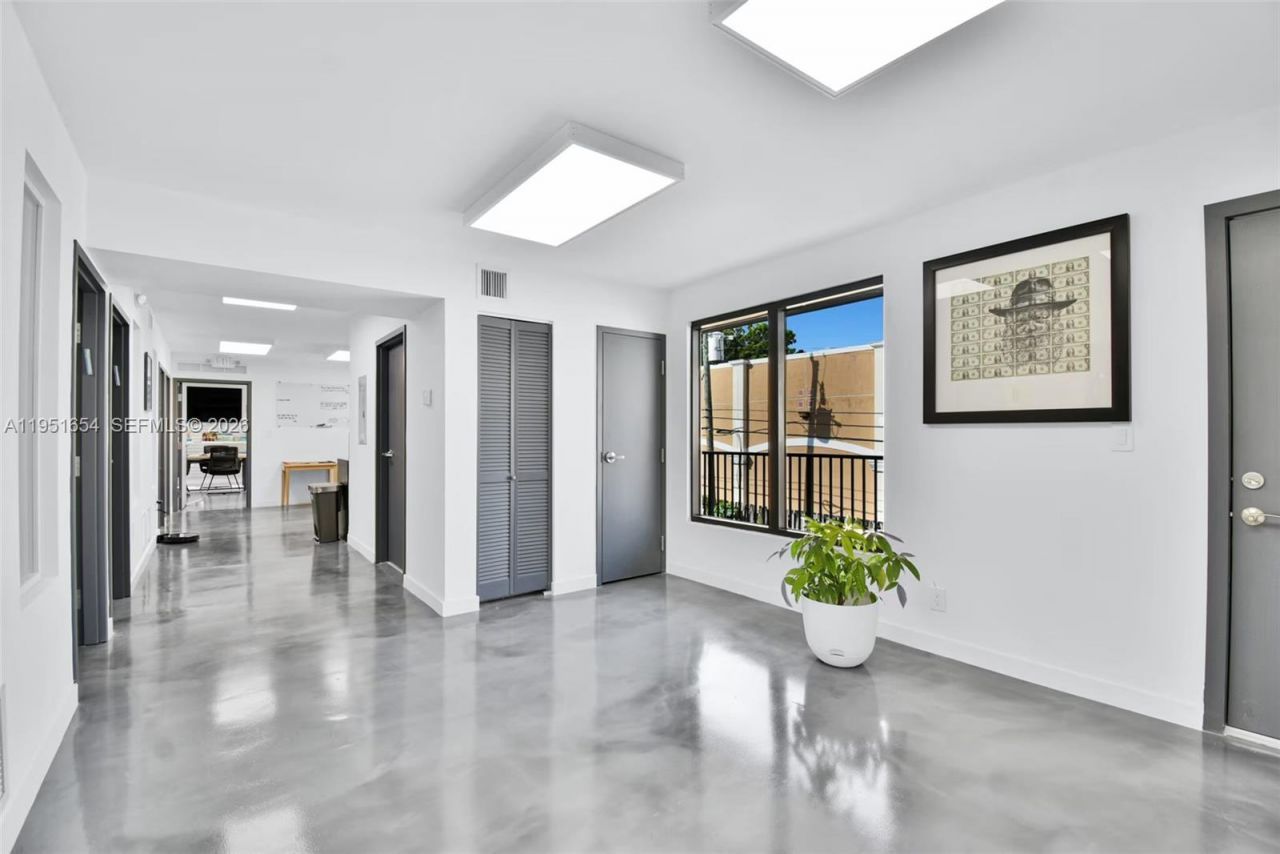 2990 Griffin Rd, Dania Beach, FL 33312 Photo