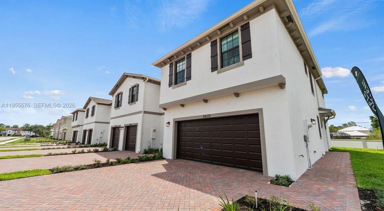5600 NW Coventry Circle, Unit 4BR, Port Saint Lucie, FL 34986 Photo