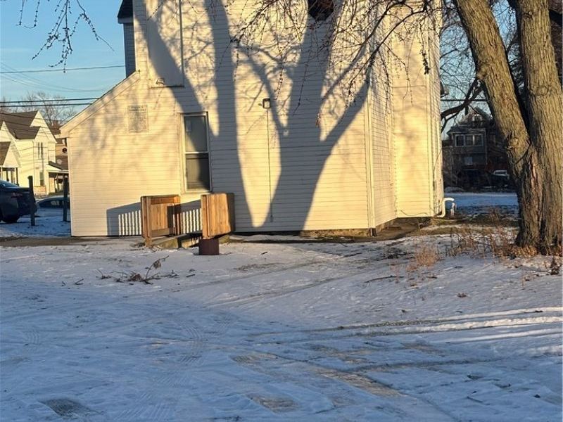 450 Allyn Street, Akron, OH 44304 Photo 9