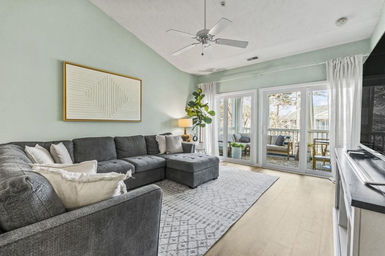 601 N Hillside Dr. N Photo 16