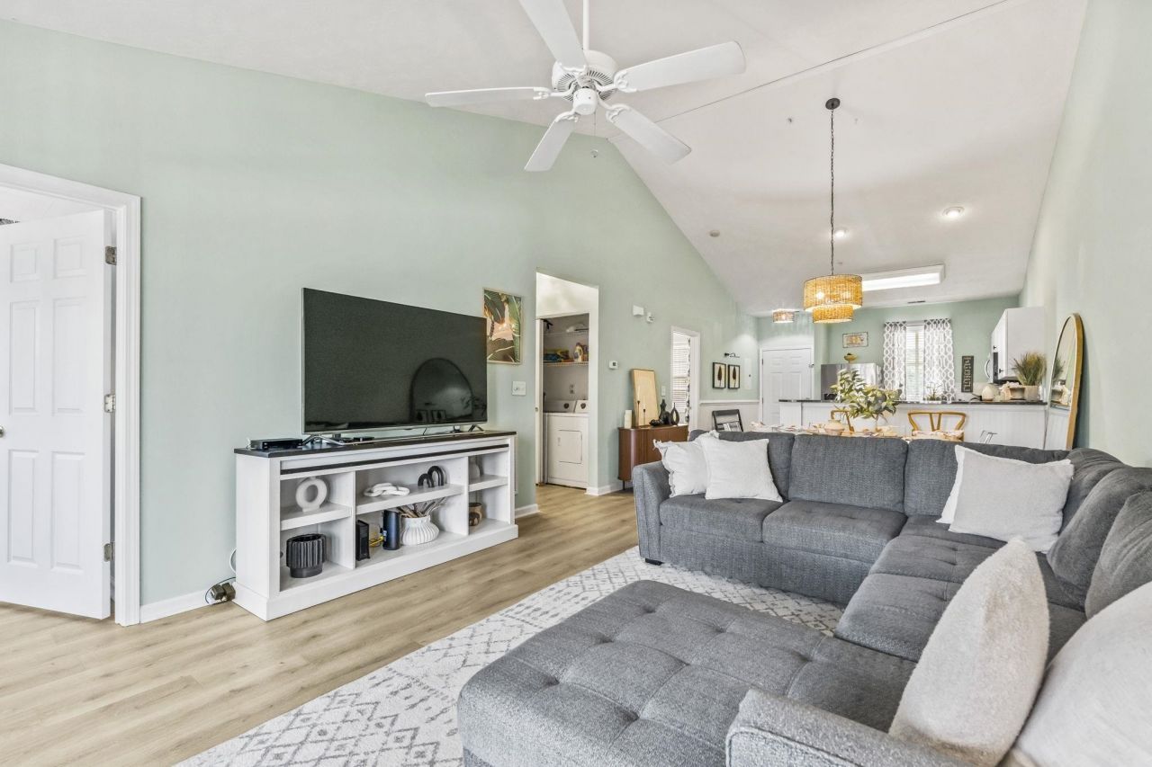 601 N Hillside Dr. N Photo 19