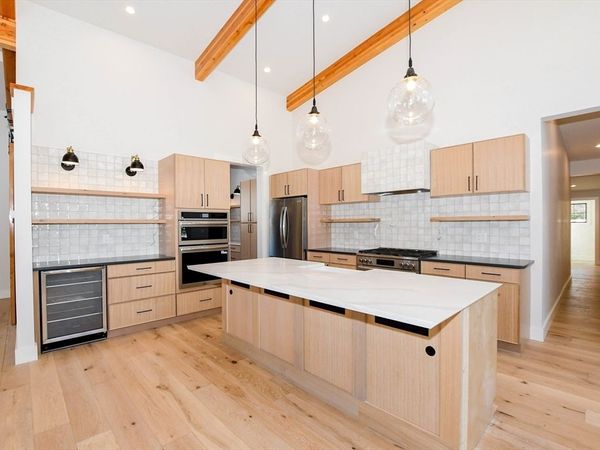 2 Edwards Bridge Road, Marion, MA 02738