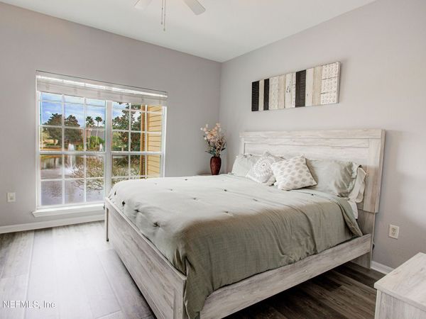7800 POINT MEADOWS Drive, Unit 724, Jacksonville, FL 32256