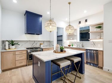 805 S Glasgow, Dallas, TX 75223