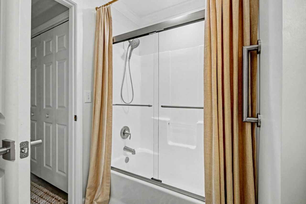 4515 Lighthouse Dr. Photo 11