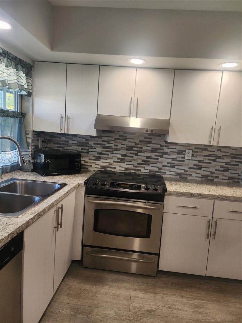 9101 Lime Bay Blvd, Unit 305, Tamarac, FL 33321 Photo