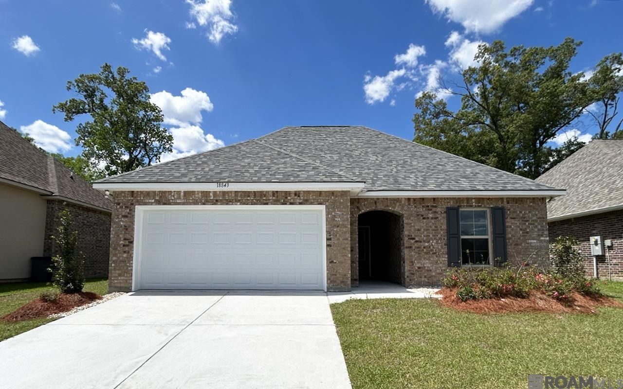 18843 Corlis Green Dr, Zachary, LA 70791 Main Photo