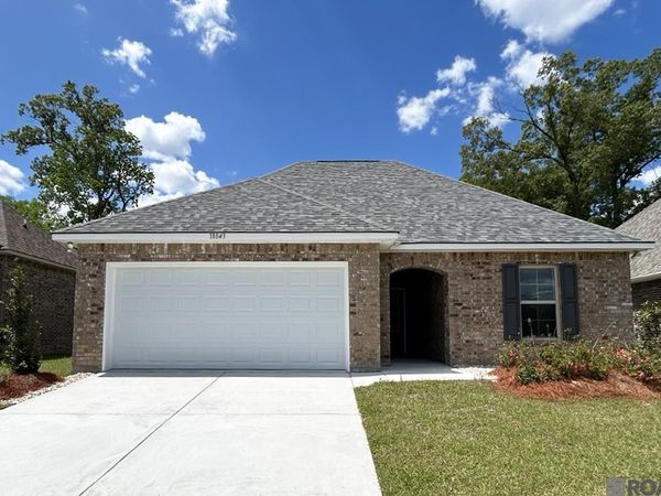 18843 Corlis Green Dr, Zachary, LA 70791