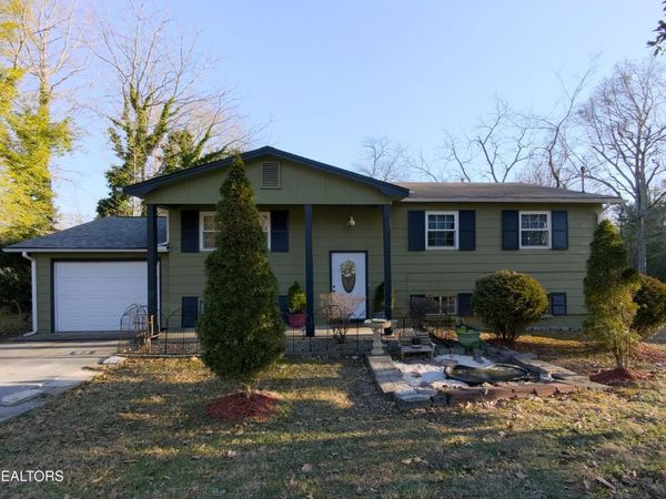 725 Robertsville Rd, Oak Ridge, TN 37830