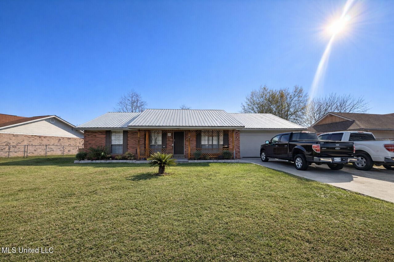 873 Carolee Circle, Biloxi, MS 39532 Main Photo