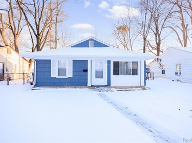 10111 Albany Street, Oak Park, MI 48237