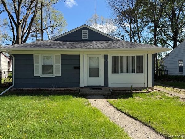 10111 Albany Street, Oak Park, MI 48237