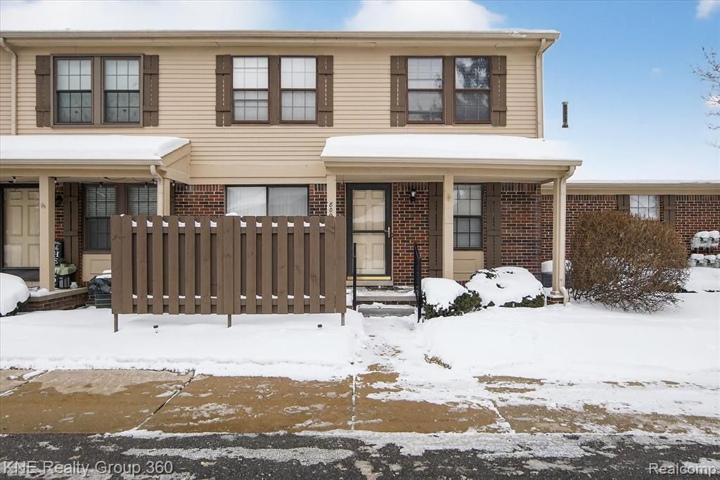 8092 Willow Lane, Warren, MI 48093 Main Photo