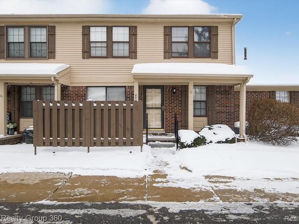 8092 Willow Lane, Warren, MI 48093