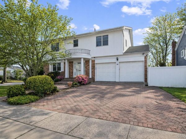 16 Valley Lane N, North Woodmere, NY 11581