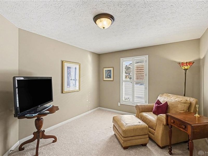 9823 Scotch Pine Drive, Springboro, OH 45066 Photo 14