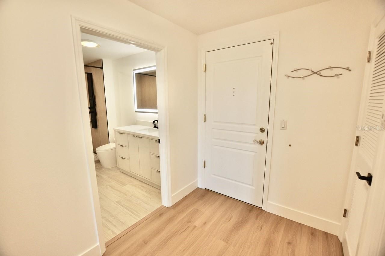 750 N Tamiami Trail, Unit 307, Sarasota, FL 34236 Photo