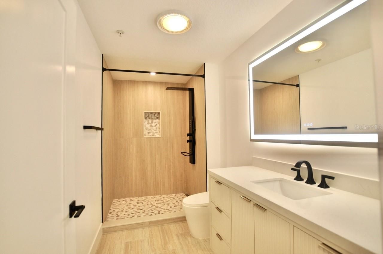 750 N Tamiami Trail, Unit 307, Sarasota, FL 34236 Photo