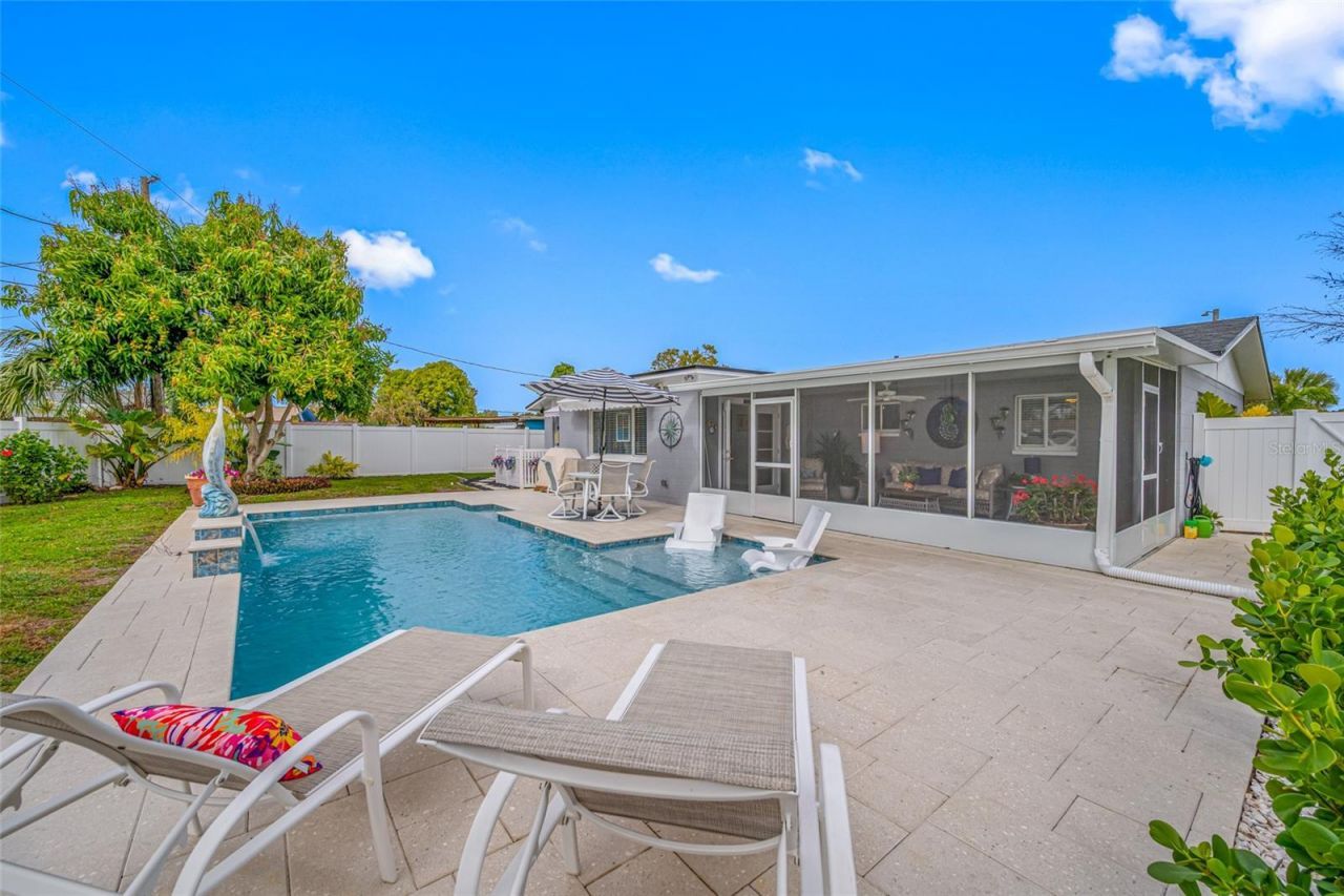 6377 15th Street S, Saint Petersburg, FL 33705 Photo