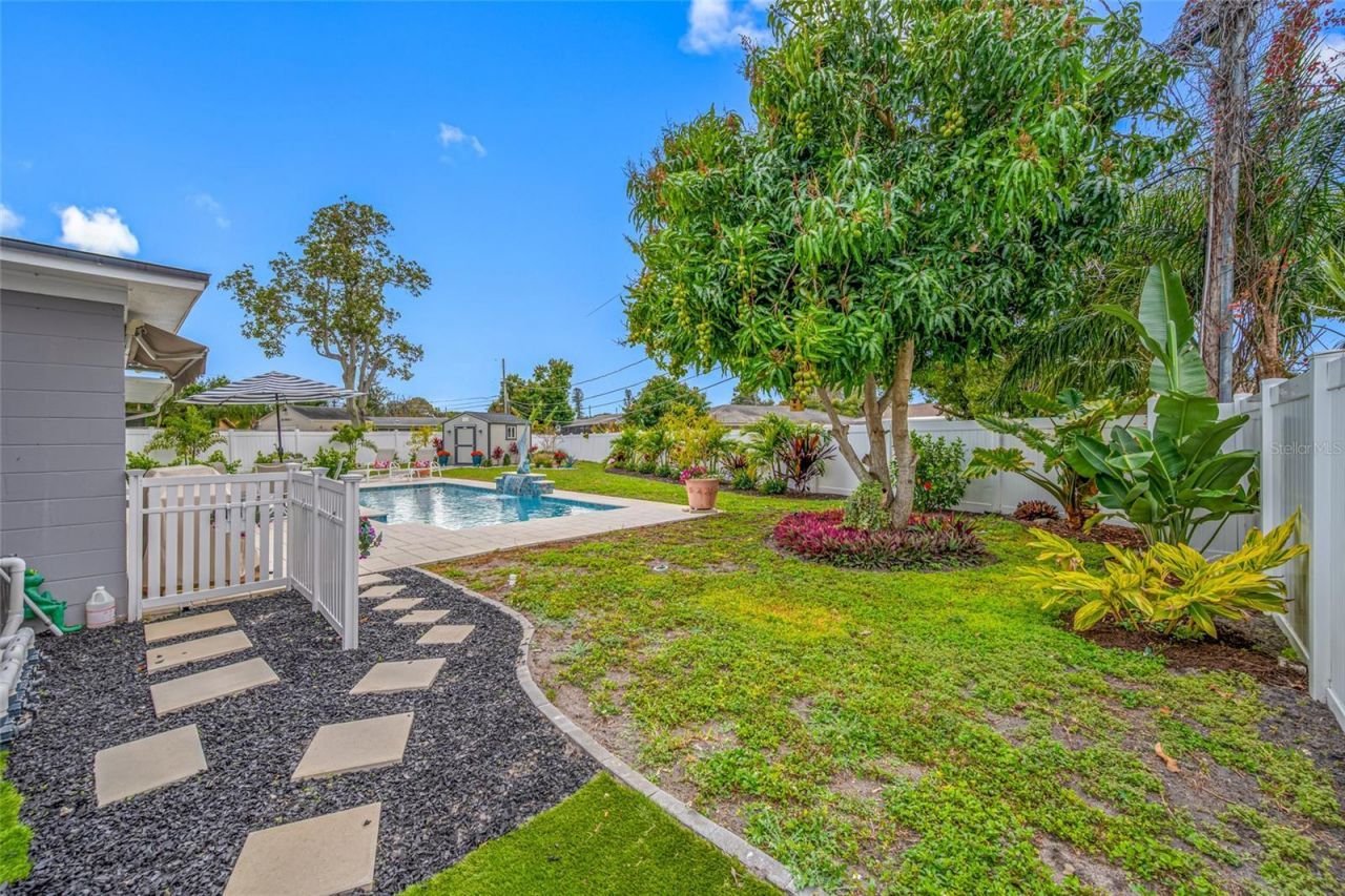 6377 15th Street S, Saint Petersburg, FL 33705 Photo