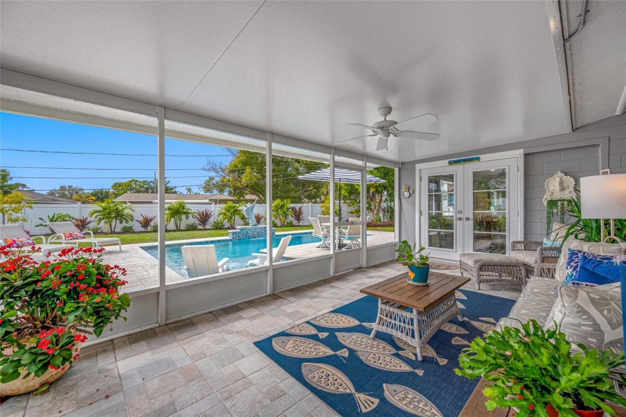 6377 15th Street S, Saint Petersburg, FL 33705 Photo