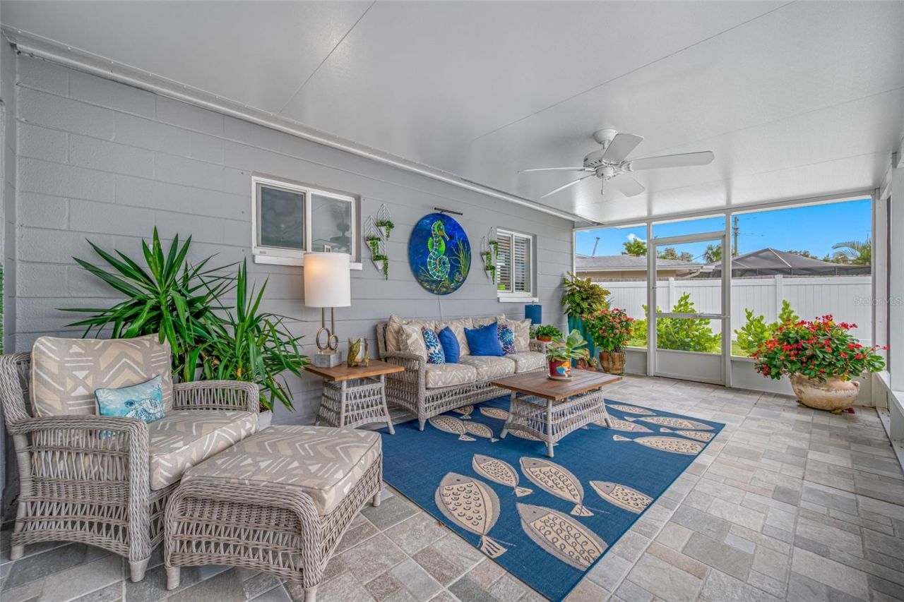 6377 15th Street S, Saint Petersburg, FL 33705 Photo