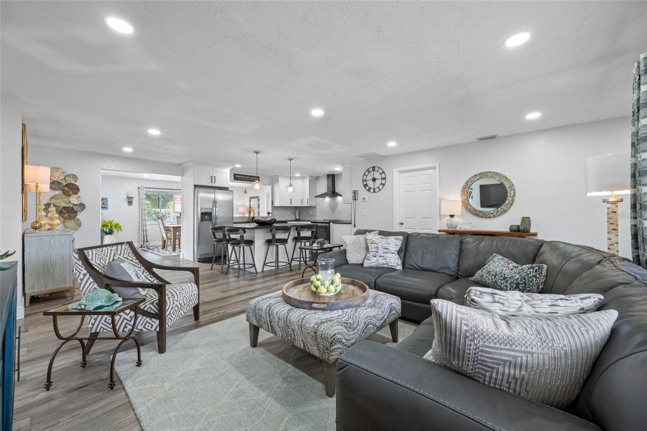 6377 15th Street S, Saint Petersburg, FL 33705 Photo