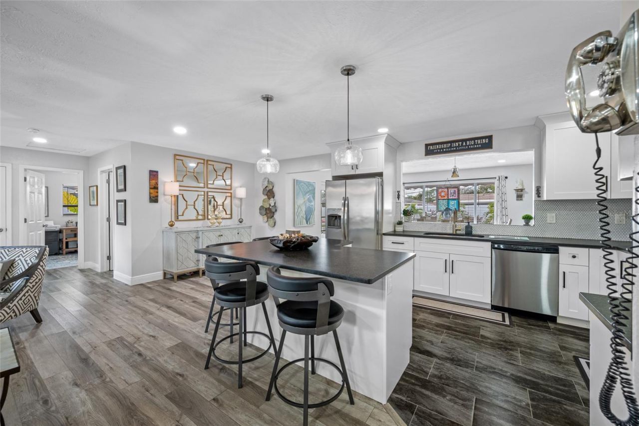 6377 15th Street S, Saint Petersburg, FL 33705 Photo