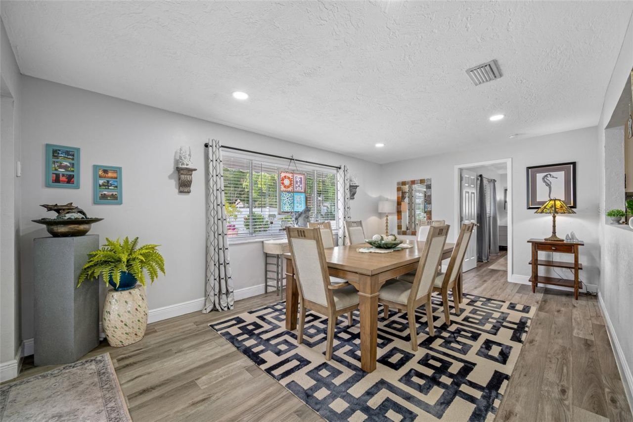 6377 15th Street S, Saint Petersburg, FL 33705 Photo