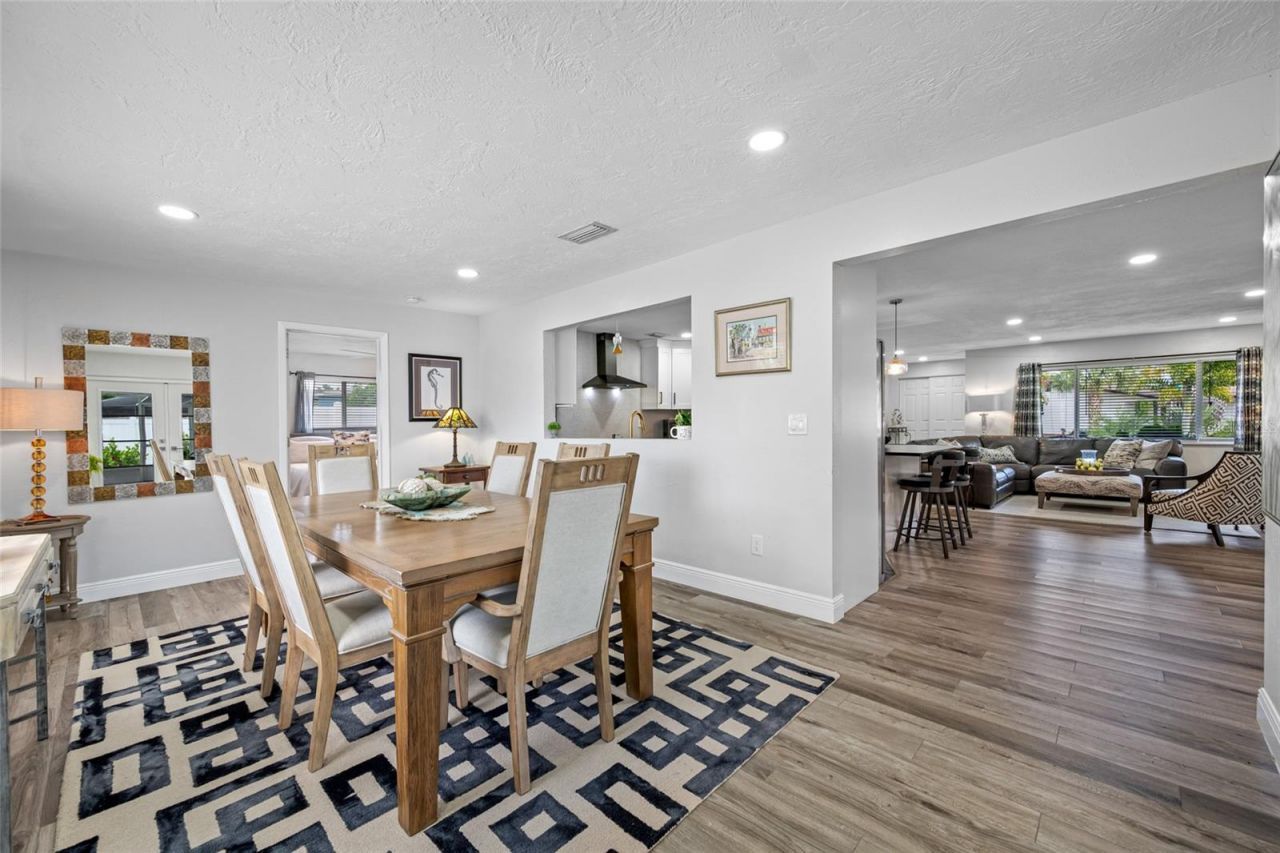 6377 15th Street S, Saint Petersburg, FL 33705 Photo