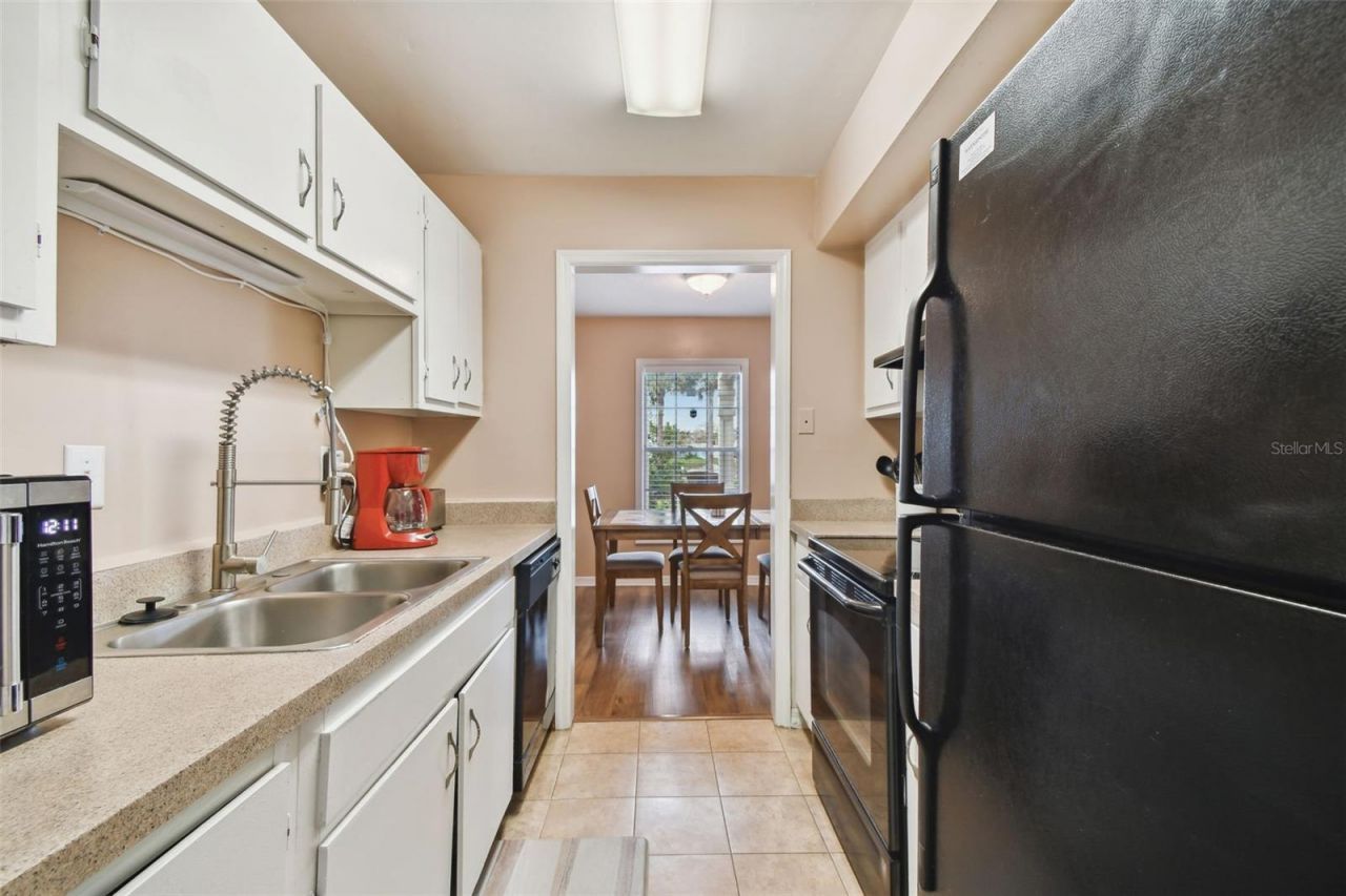 113 Seahorse Drive Se, Unit A, Saint Petersburg, FL 33705 Photo