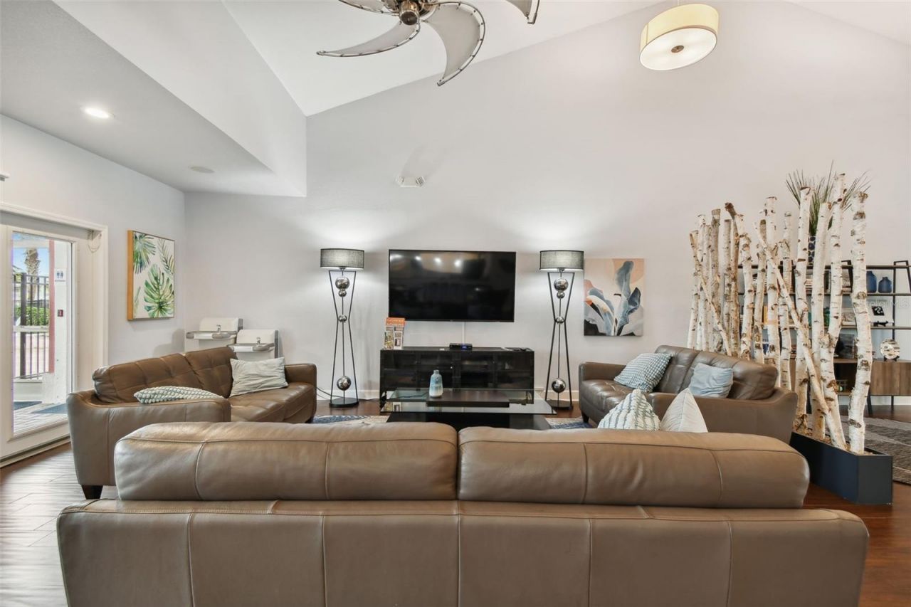 113 Seahorse Drive Se, Unit A, Saint Petersburg, FL 33705 Photo