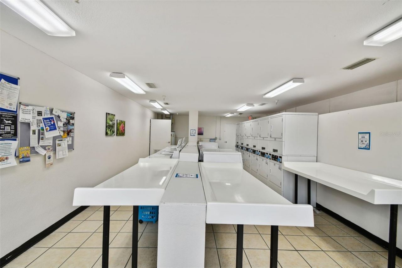 113 Seahorse Drive Se, Unit A, Saint Petersburg, FL 33705 Photo