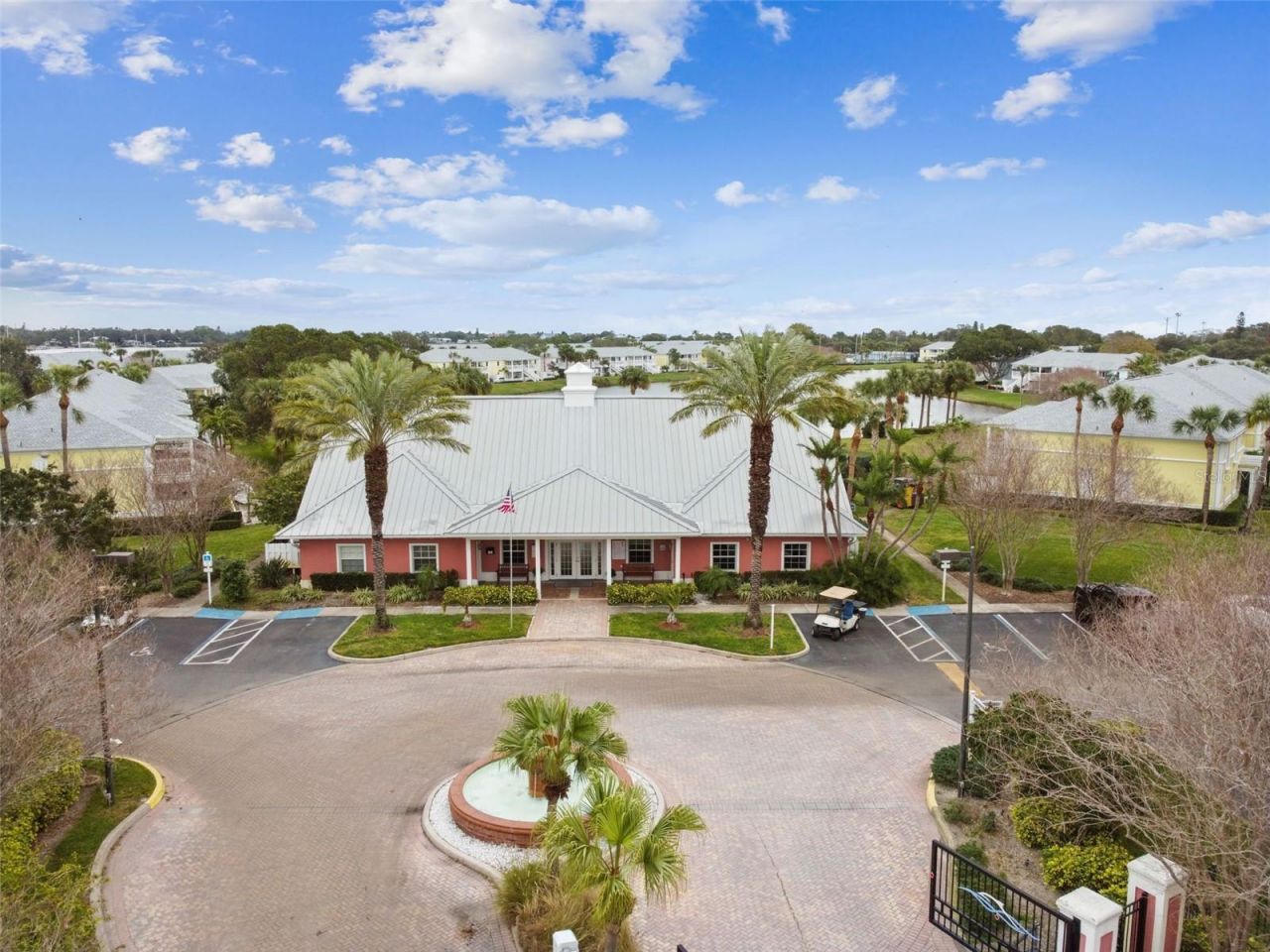 113 Seahorse Drive Se, Unit A, Saint Petersburg, FL 33705 Photo