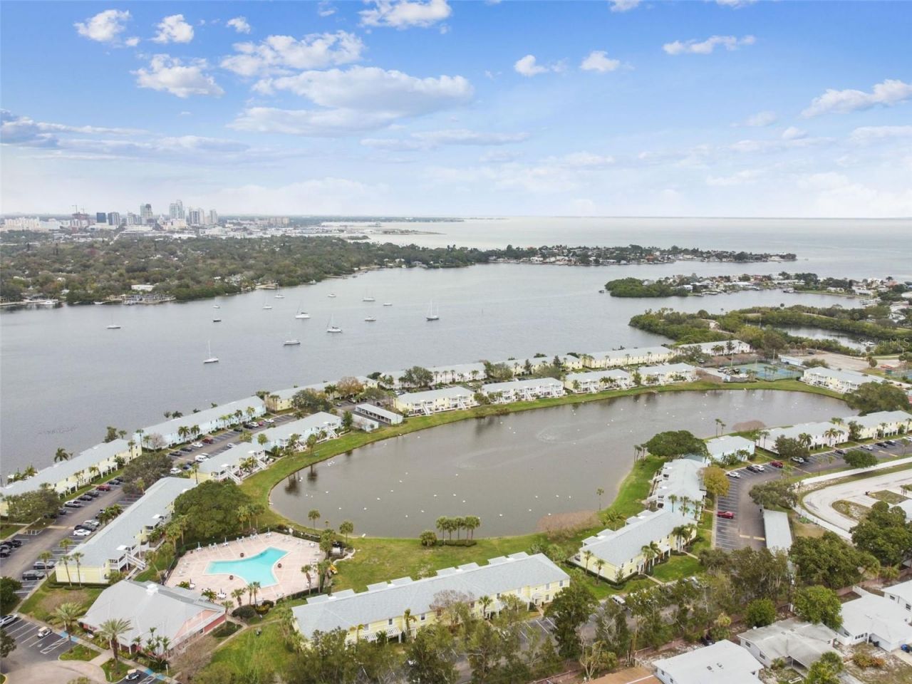 113 Seahorse Drive Se, Unit A, Saint Petersburg, FL 33705 Photo