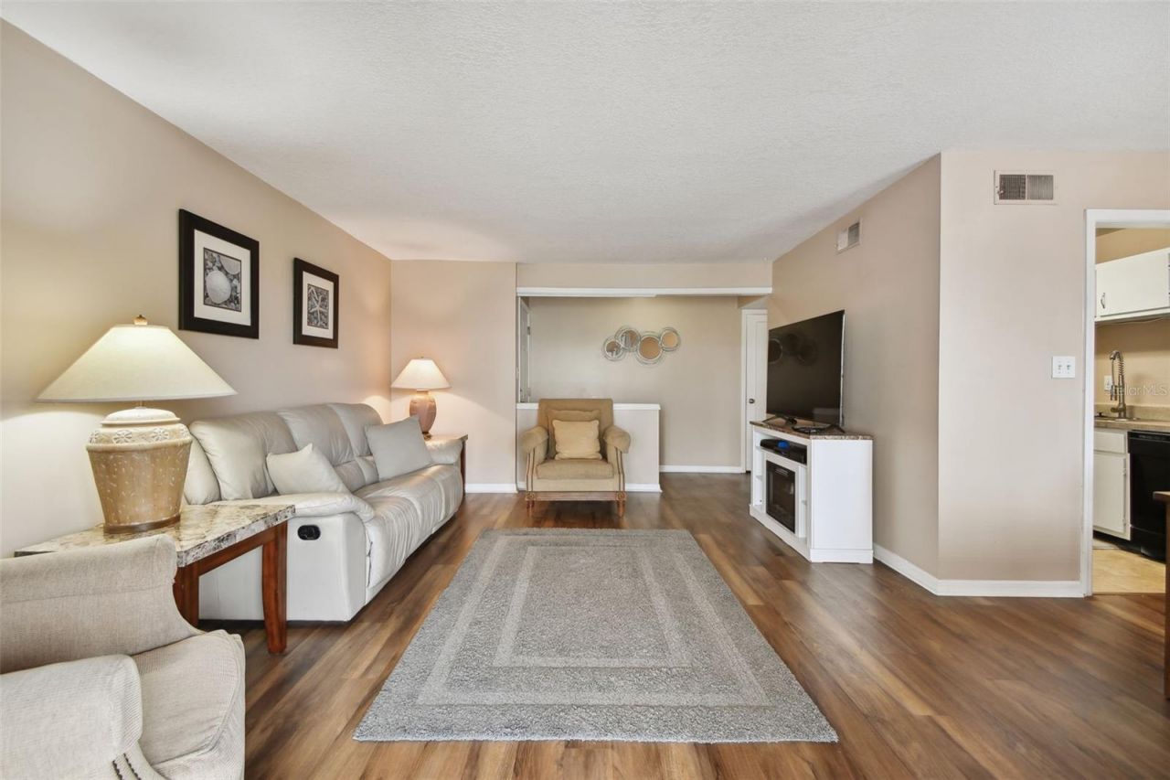 113 Seahorse Drive Se, Unit A, Saint Petersburg, FL 33705 Photo