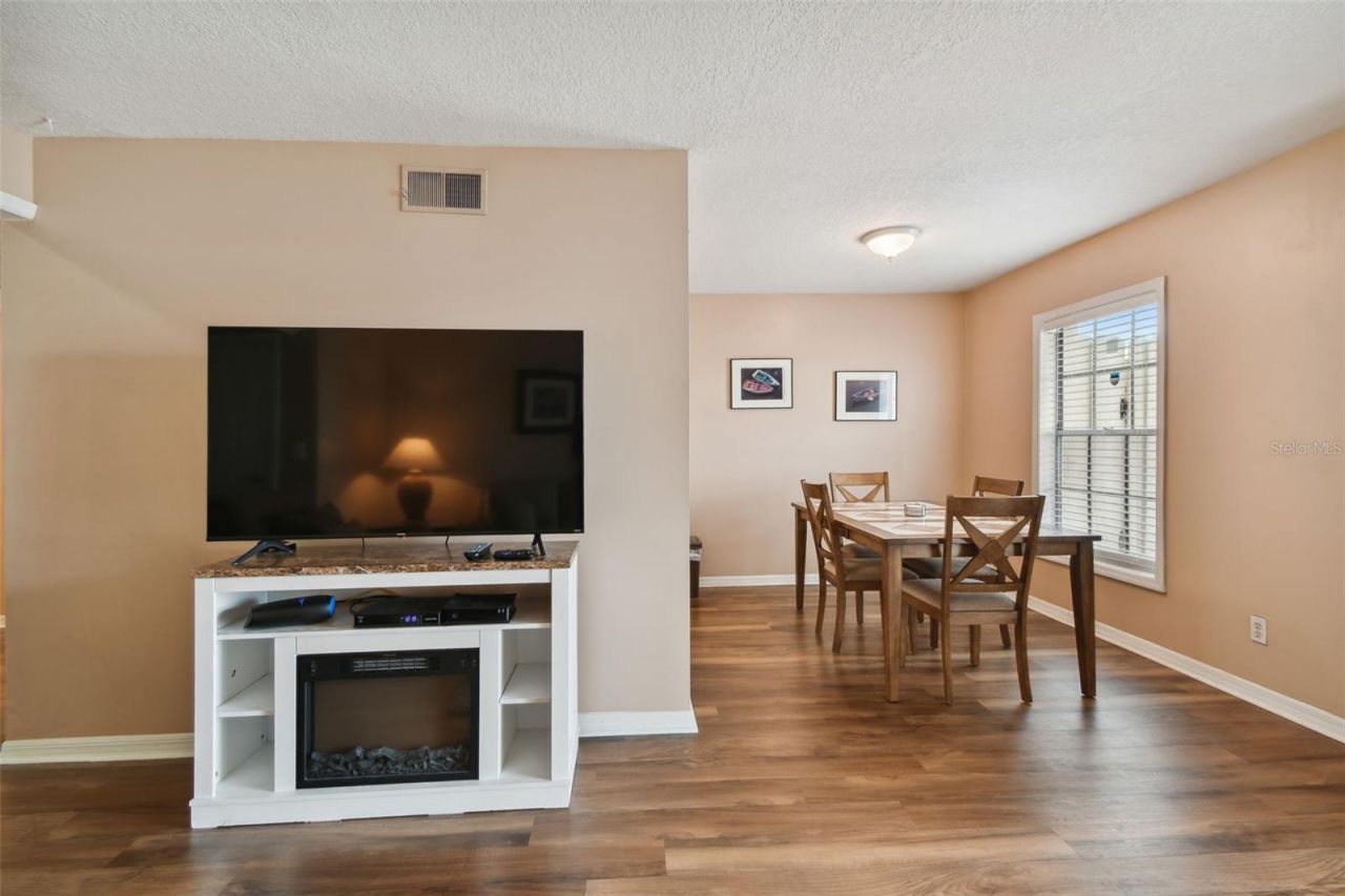 113 Seahorse Drive Se, Unit A, Saint Petersburg, FL 33705 Photo