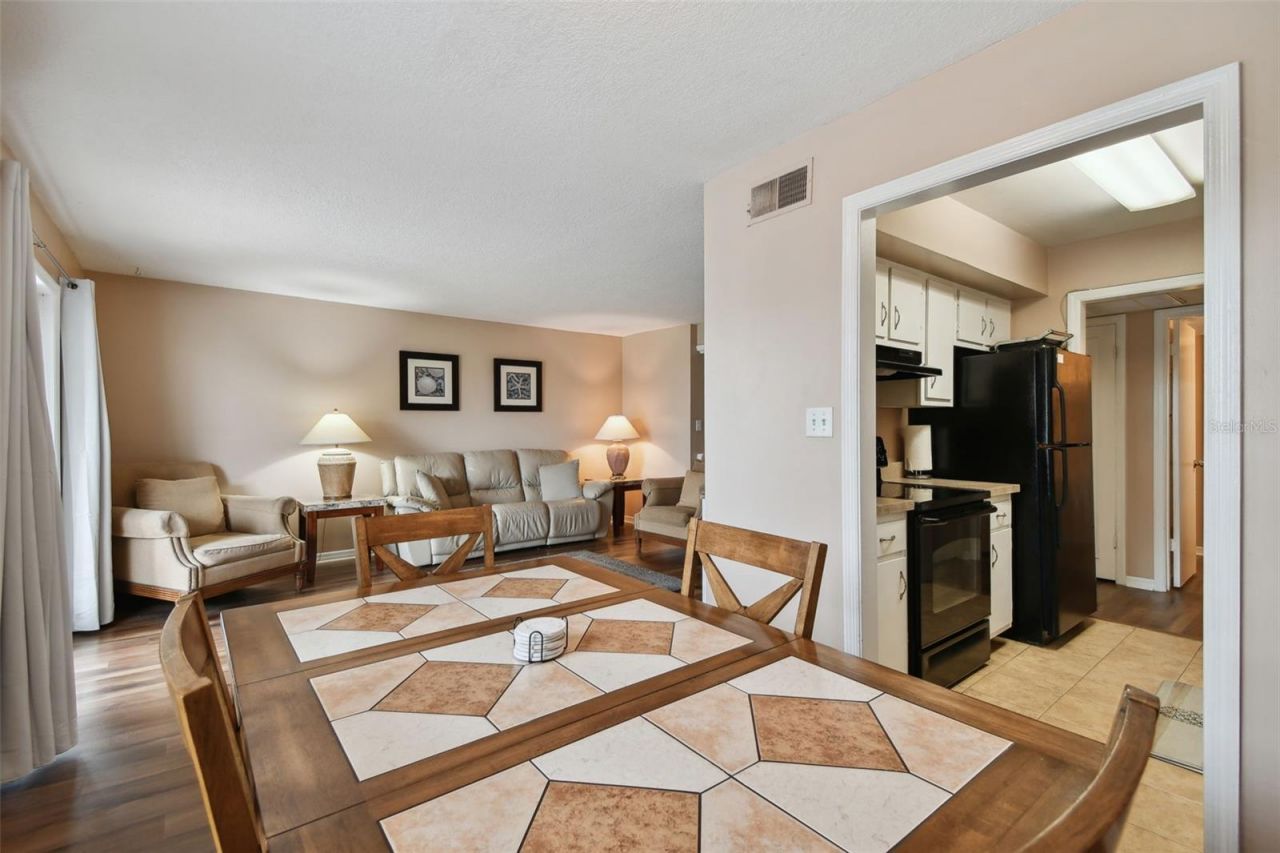 113 Seahorse Drive Se, Unit A, Saint Petersburg, FL 33705 Photo