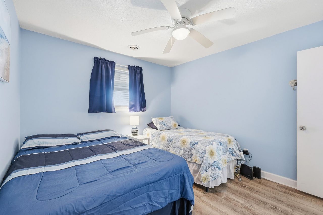 2001 Spring St. Photo 18