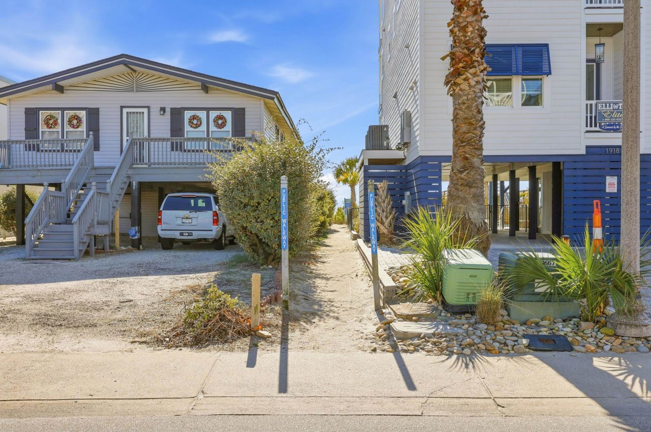 2001 Spring St. Photo 22