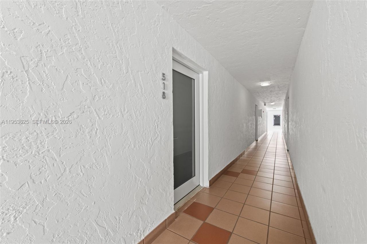 1665 Bay Rd, Unit 518, Miami Beach, FL 33139 Photo