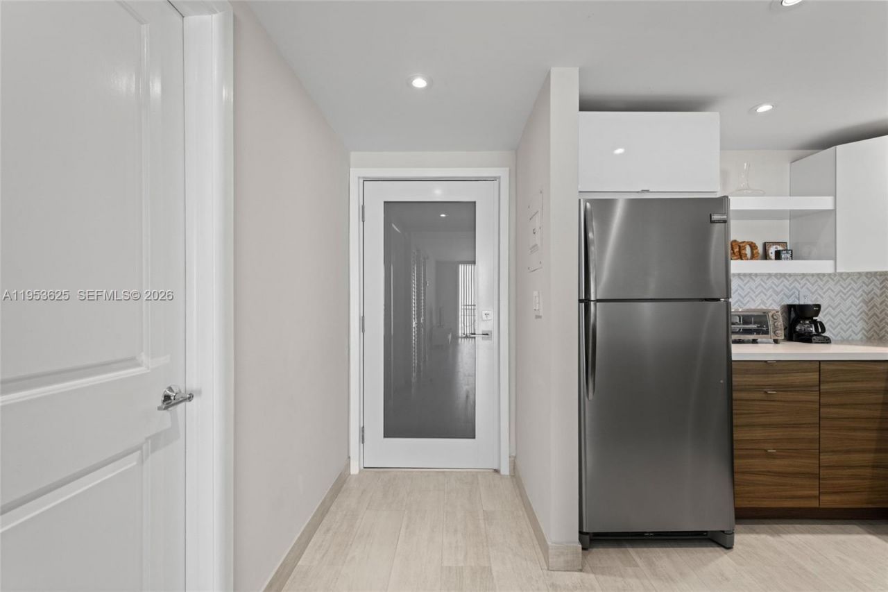 1665 Bay Rd, Unit 518, Miami Beach, FL 33139 Photo