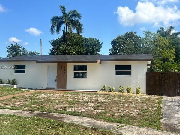 6271 Farragut St, Hollywood, FL 33024