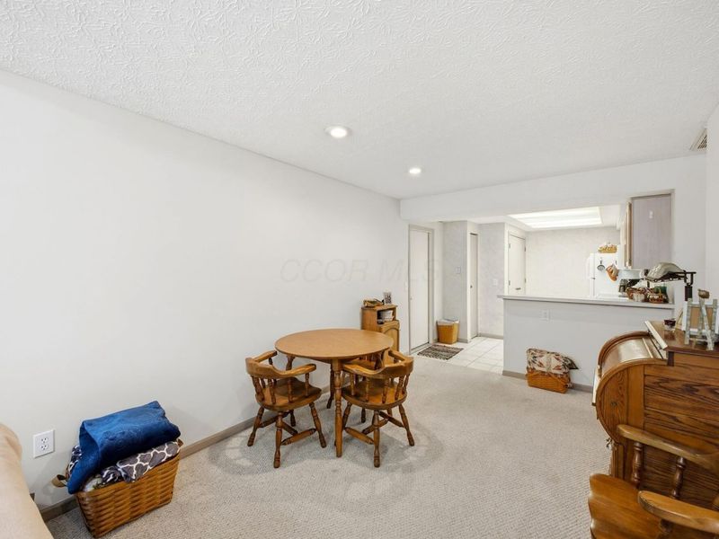 2487 Timbers Edge Lane , Columbus, OH 43235 Photo 11