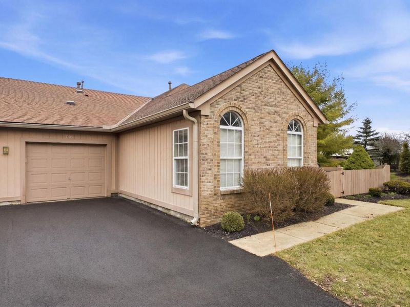 2487 Timbers Edge Lane , Columbus, OH 43235 Photo 3