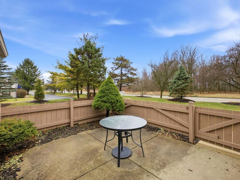 2487 Timbers Edge Lane , Columbus, OH 43235 Photo 5