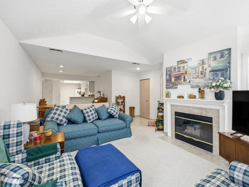 2487 Timbers Edge Lane , Columbus, OH 43235 Photo 8