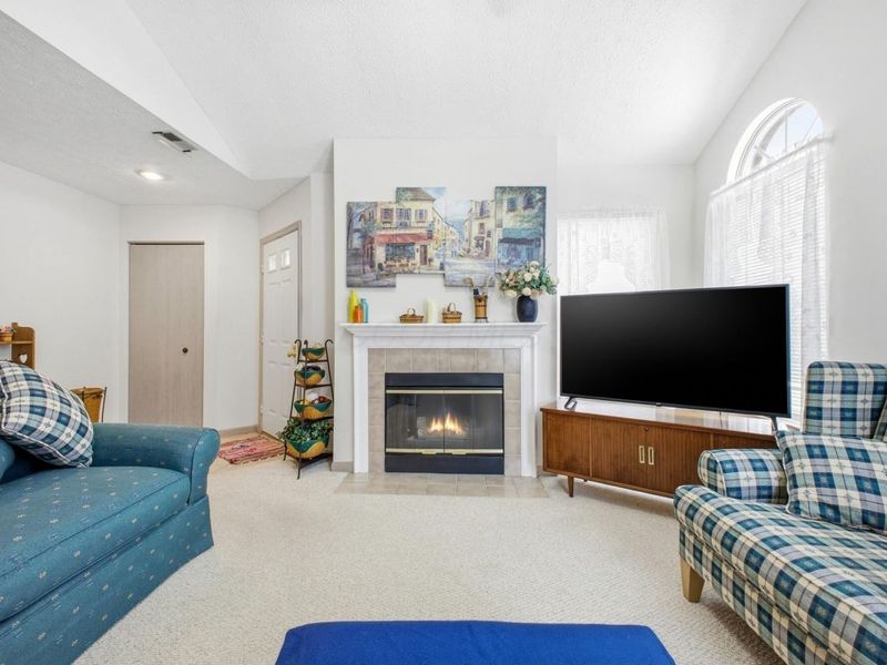 2487 Timbers Edge Lane , Columbus, OH 43235 Photo 9